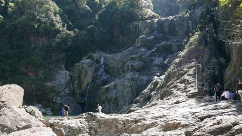 逃离广阔的山川